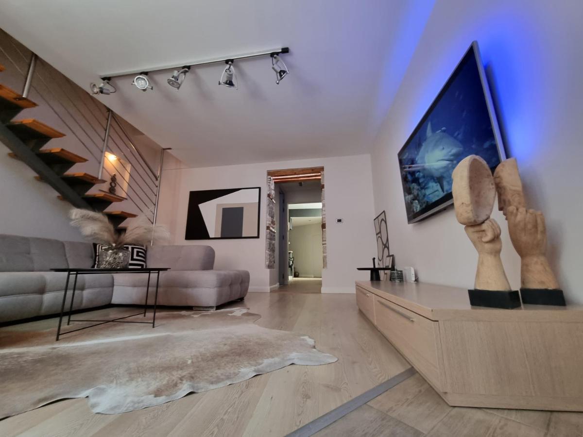 Arena Design Apartments With Free Private Parking And With A Terrace Pula Buitenkant foto