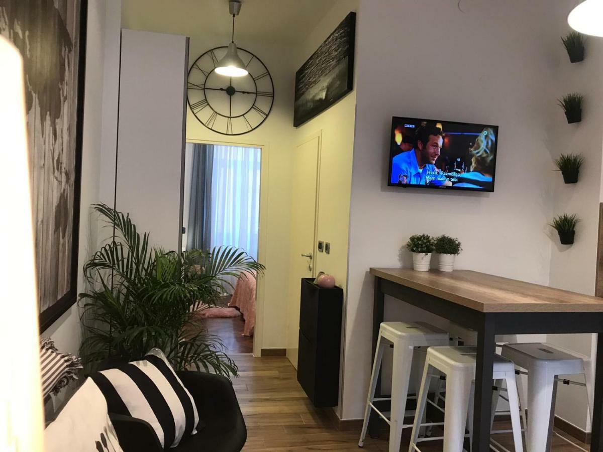 Arena Design Apartments With Free Private Parking And With A Terrace Pula Buitenkant foto